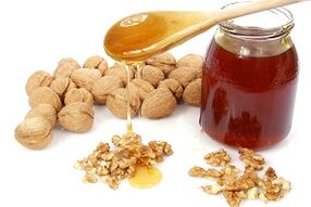 walnoten en honing voor potentie